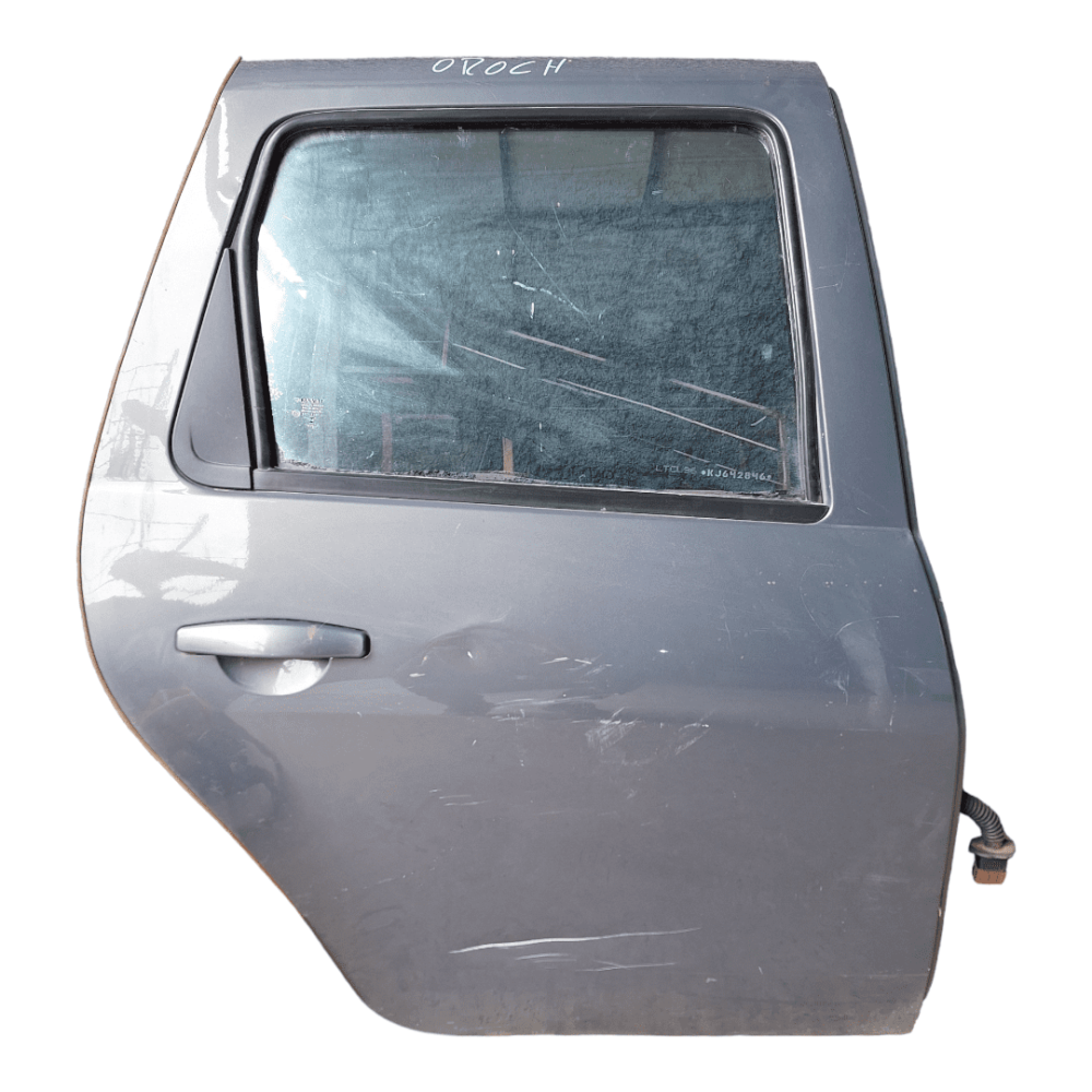 PUERTA DELANTERA DERECHA (RH) RENAULT OROCH 2016 AL 2020