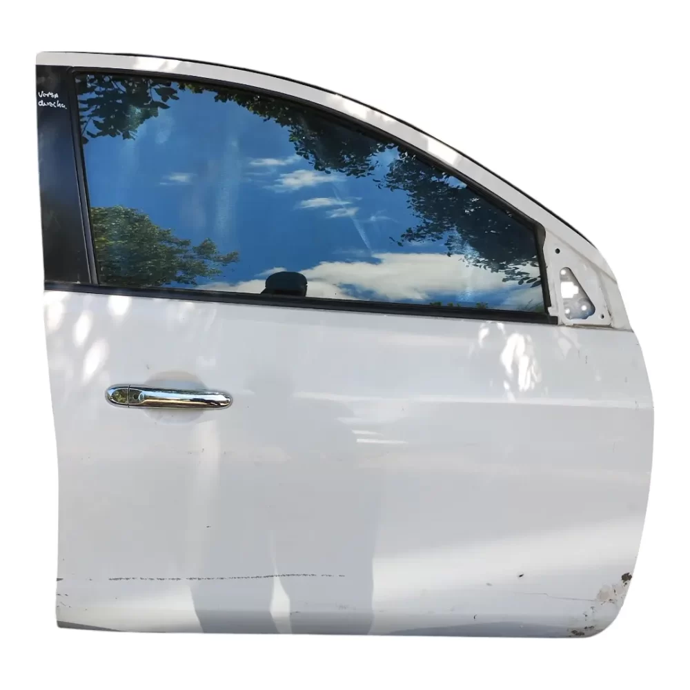 PUERTA DELANTERA DERECHA NISSAN VERSA 2013 AL 2021