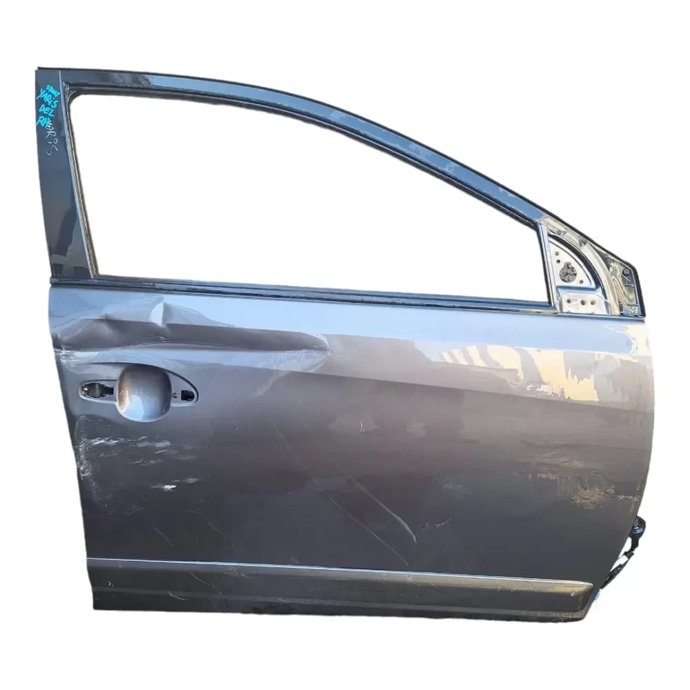 PUERTA DELANTERA DERECHA (RH) TOYOTA YARIS 2014 AL 2019