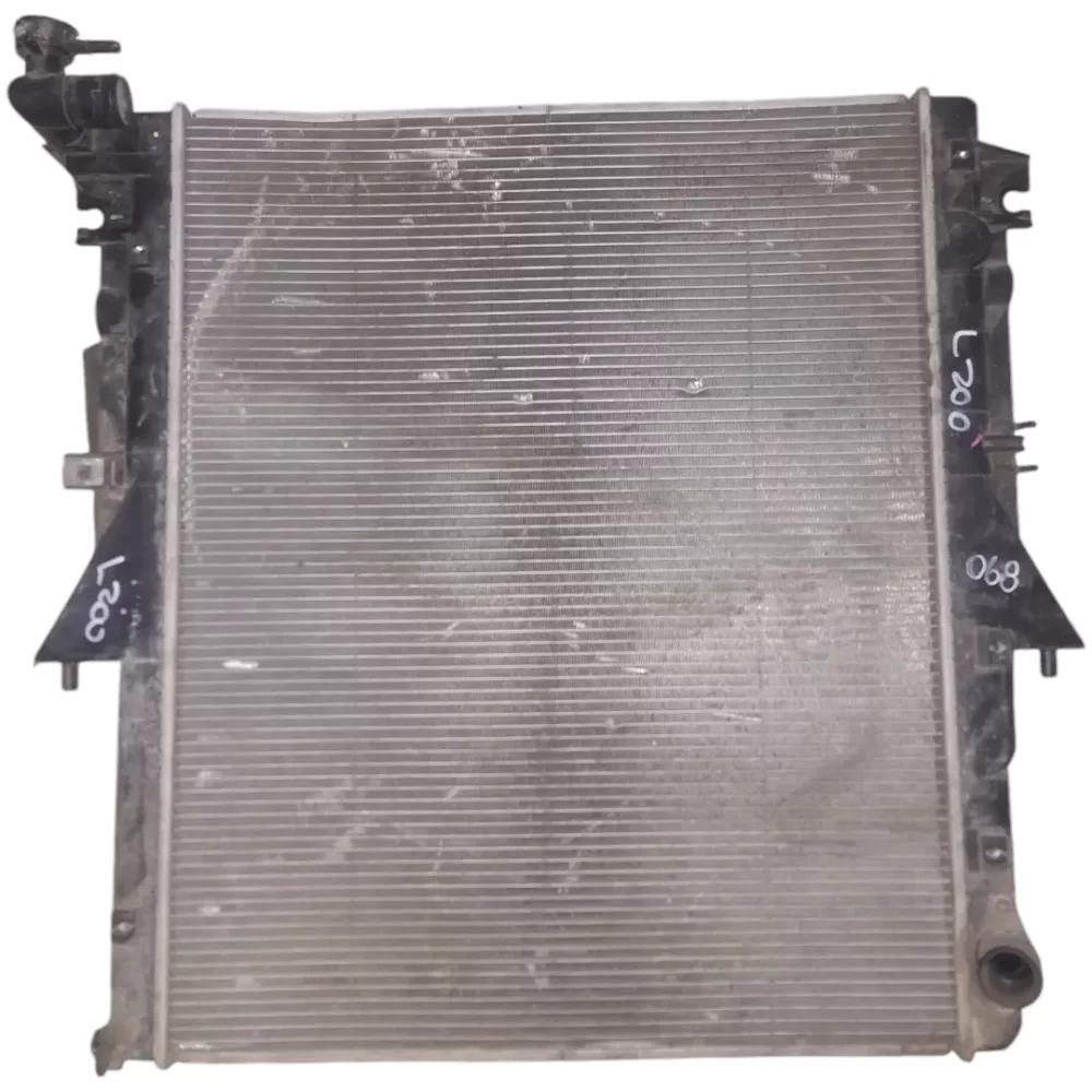 RADIADOR DE AGUA MITSUBISHI L200 2016 en adelante