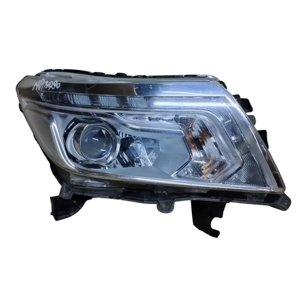 OPTICO DERECHO (RH) NISSAN NP300 COMPATIBLE DESDE EL AÑO 2017 AL 2022