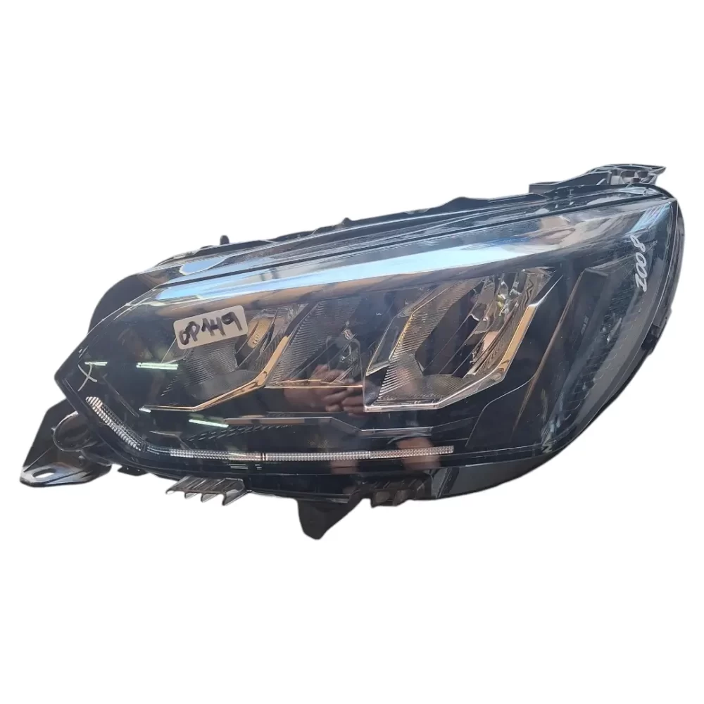 OPTICO IZQUIERDO (LH) PEUGEOT 2008 COMPATIBLE DESDE EL AÑO 2019 AL 2022