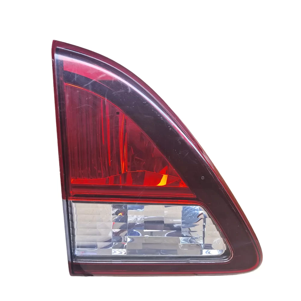 FOCO TRASERO IZQUIERDO (LH) MAZDA BT50 2017 AL 2021 MALETA