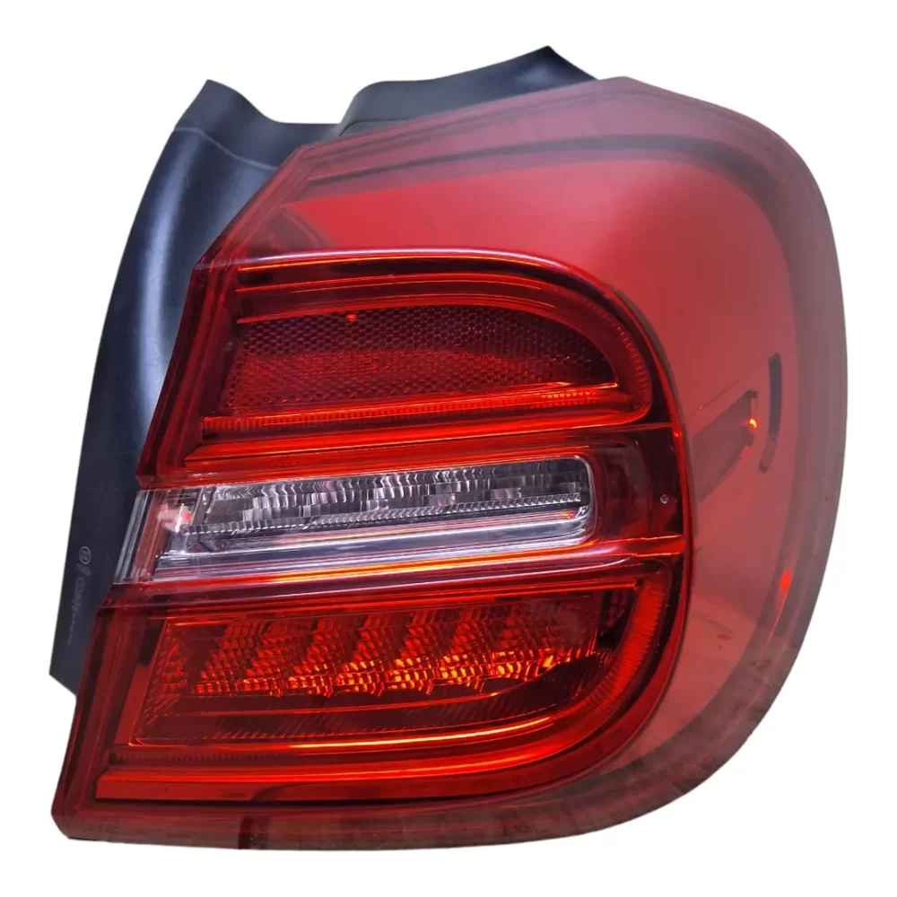 FOCO TRASERO DERECHO (RH) MERCEDES BENZ GLA 2013 AL 2023 CARROCERIA