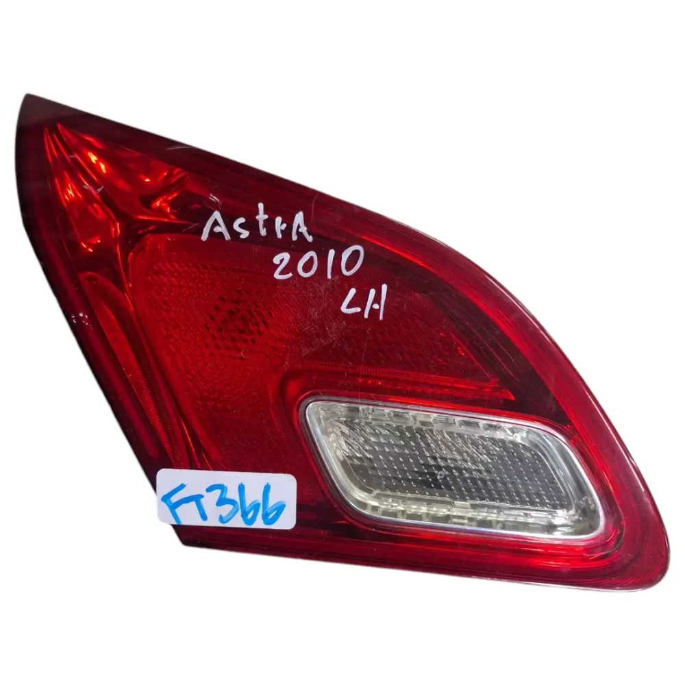 FOCO TRASERO IZQUIERDO (LH) OPEL ASTRA 2010 AL 2015 PORTALON