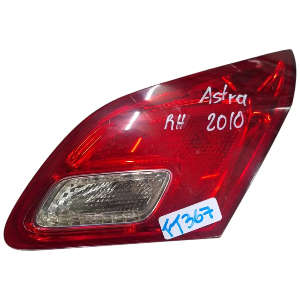 FOCO TRASERO DERECHO (RH) OPEL ASTRA 2010 AL 2015 PORTALON