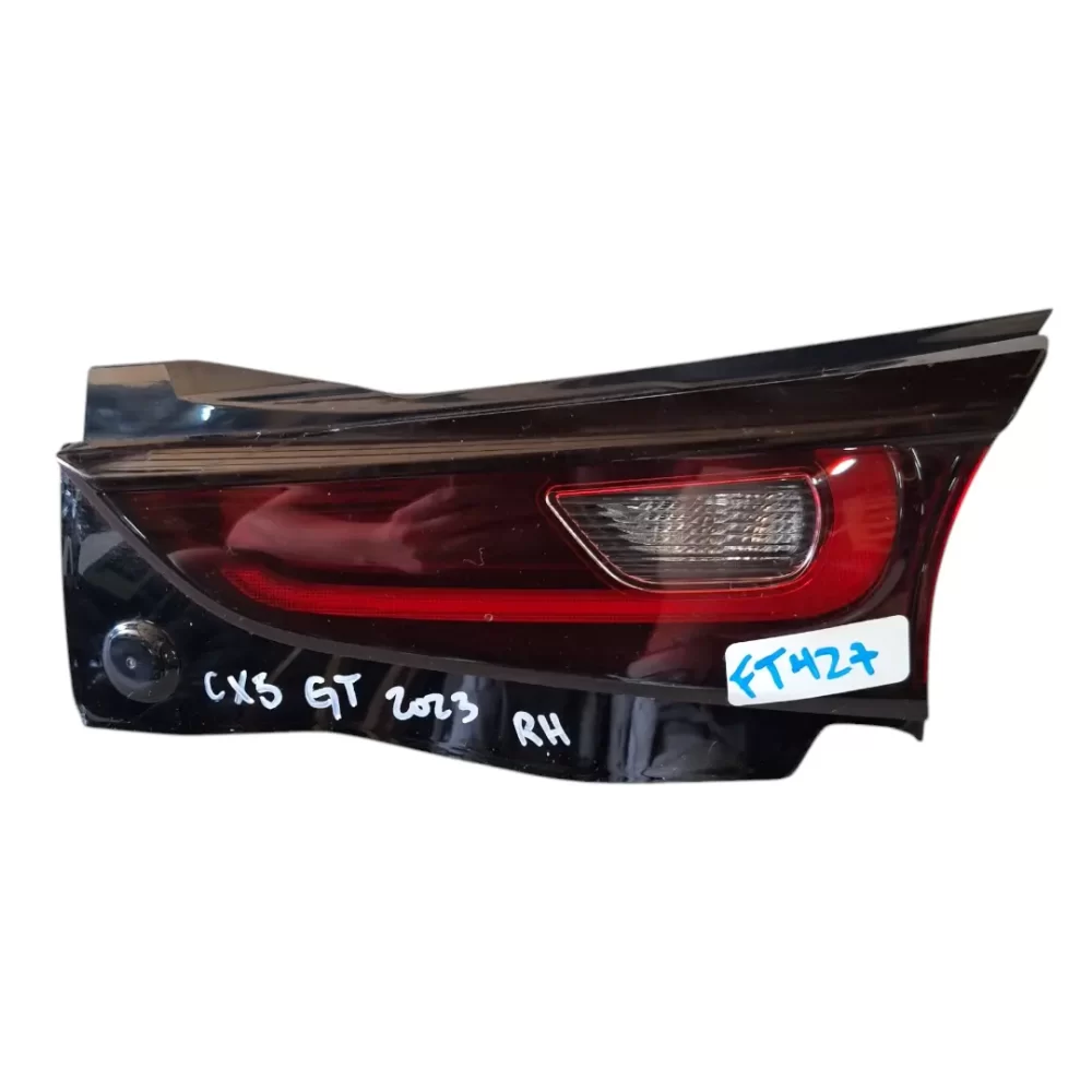 FOCO TRASERO DERECHO (RH) MAZDA CX5 2023 EN ADELANTE PORTALON - MODELO GT