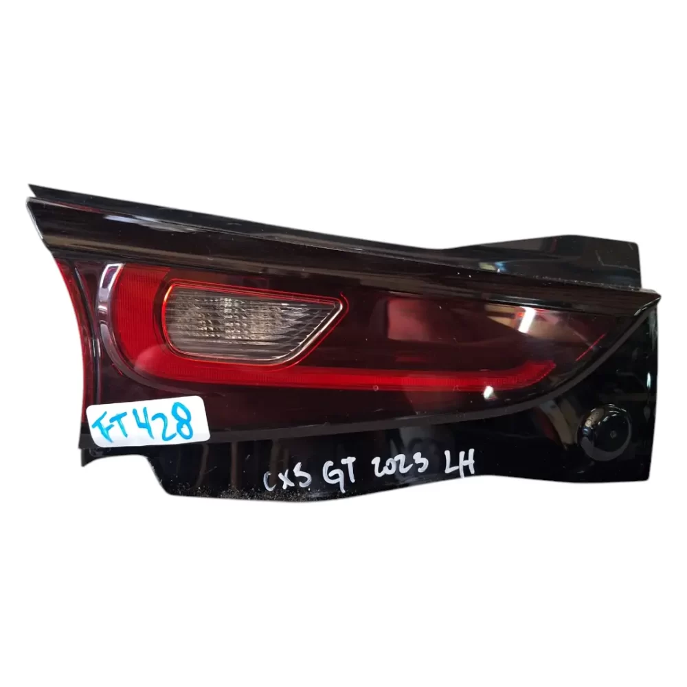 FOCO TRASERO IZQUIERDO (LH) MAZDA CX5 2023 EN ADELANTE PORTALON - MODELO GT