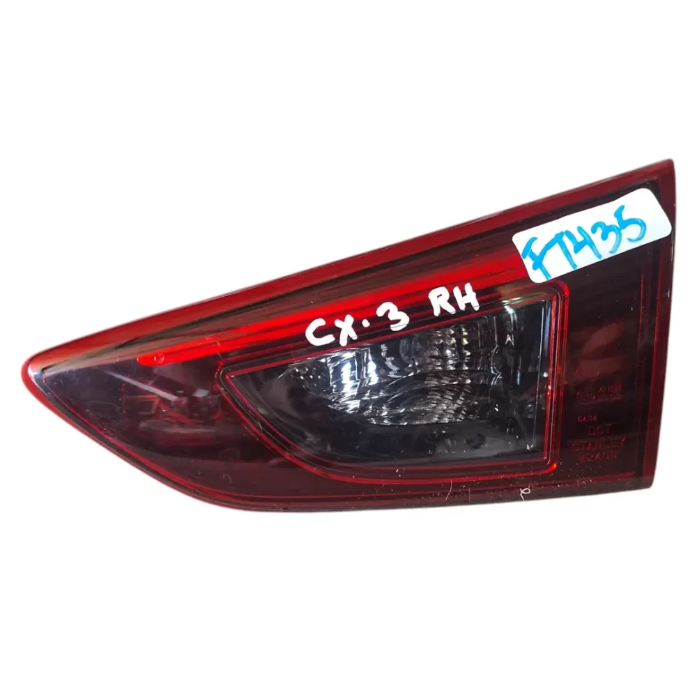FOCO TRASERO DERECHO (RH) MAZDA CX3 2017 AL 2023 PORTALON