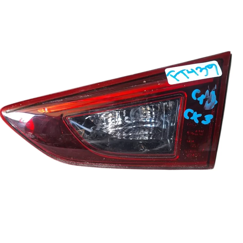 FOCO TRASERO DERECHO (RH) MAZDA CX3 2017 AL 2023 PORTALON