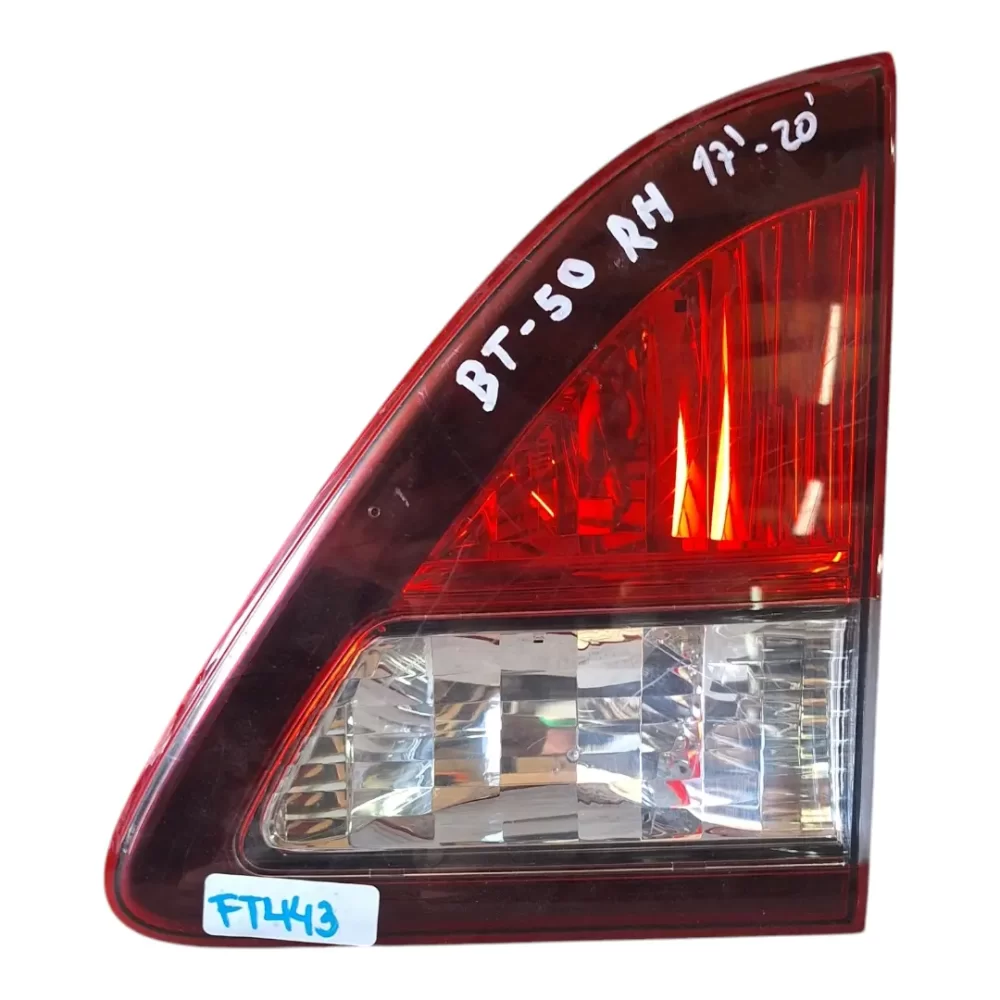 FOCO TRASERO DERECHO (RH) MAZDA BT50 2017 AL 2021 MALETA