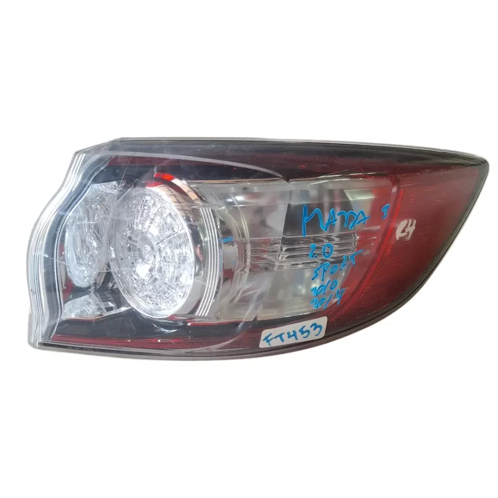 FOCO TRASERO DERECHO (RH) MAZDA 3 2.0 SPORT 2010 AL 2014 CARROCERIA