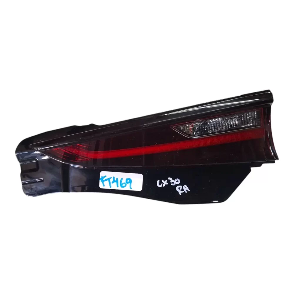 FOCO TRASERO DERECHO (RH) MAZDA CX30 2020 EN ADELANTE PORTALON