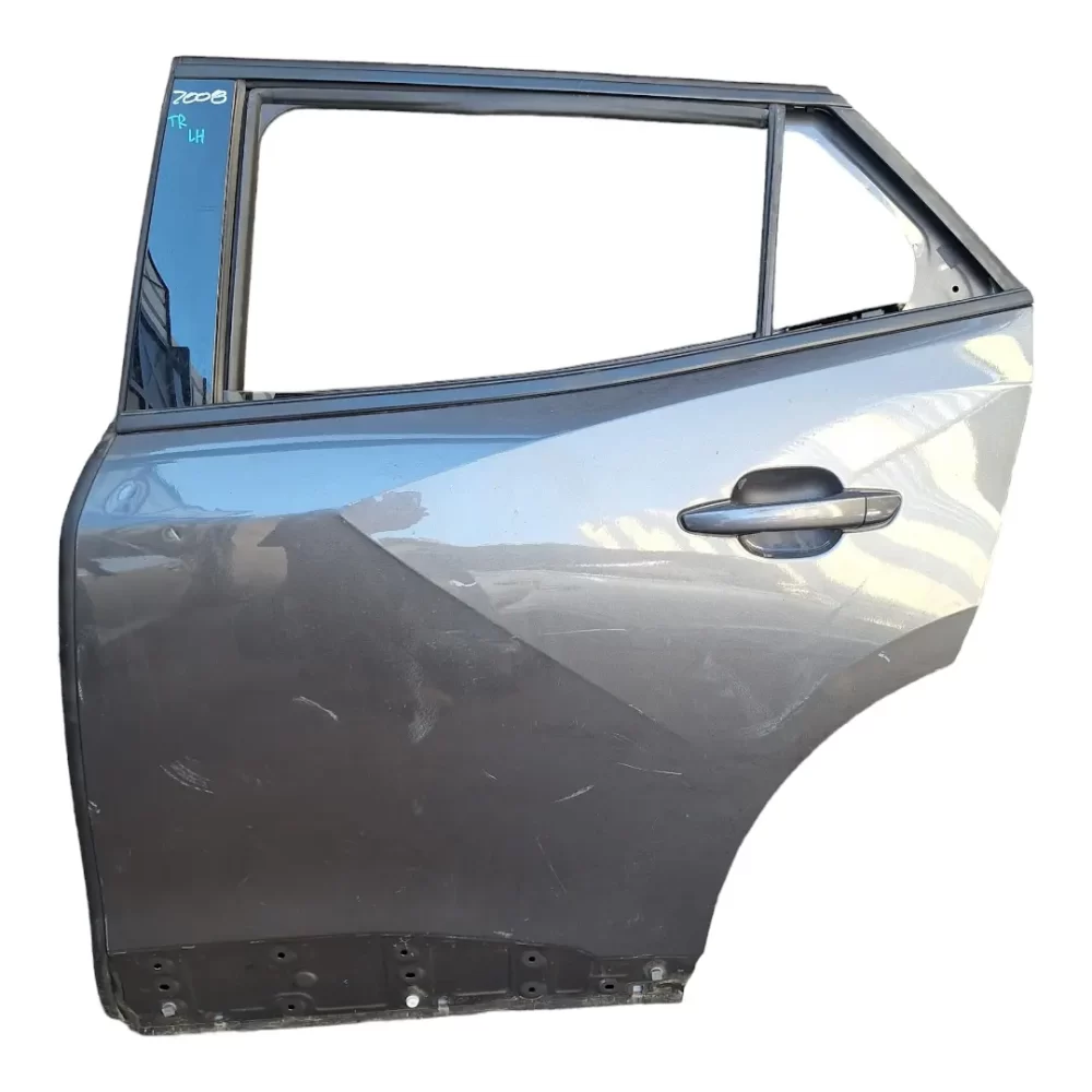 PUERTA TRASERA IZQUIERDA (LH) PEUGEOT 2008 2021 AL 2024