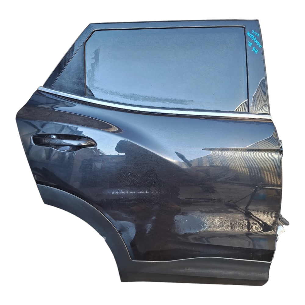 PUERTA TRASERA DERECHA (RH) SSANGYONG KORANDO 2020 AL 2024