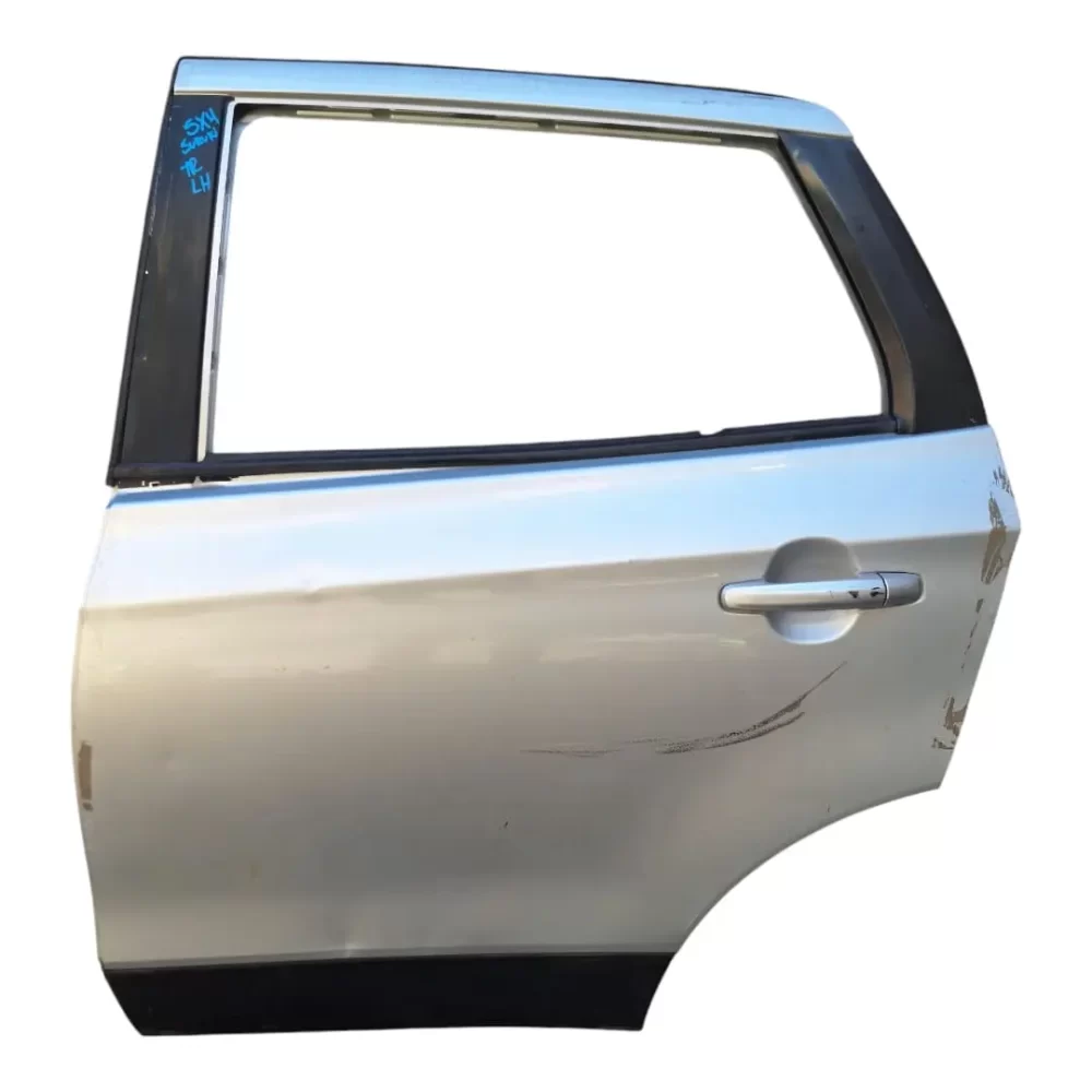 PUERTA TRASERA IZQUIERDA SUZUKI SX4 2016 EN ADELANTE