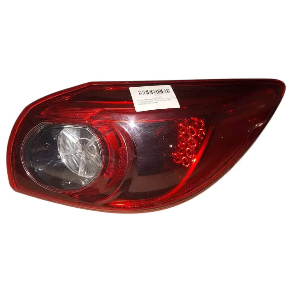 FOCO TRASERO DERECHO (RH) MAZDA 3 3G SEDÁN 2015 EN ADELANTE CARROCERIA
