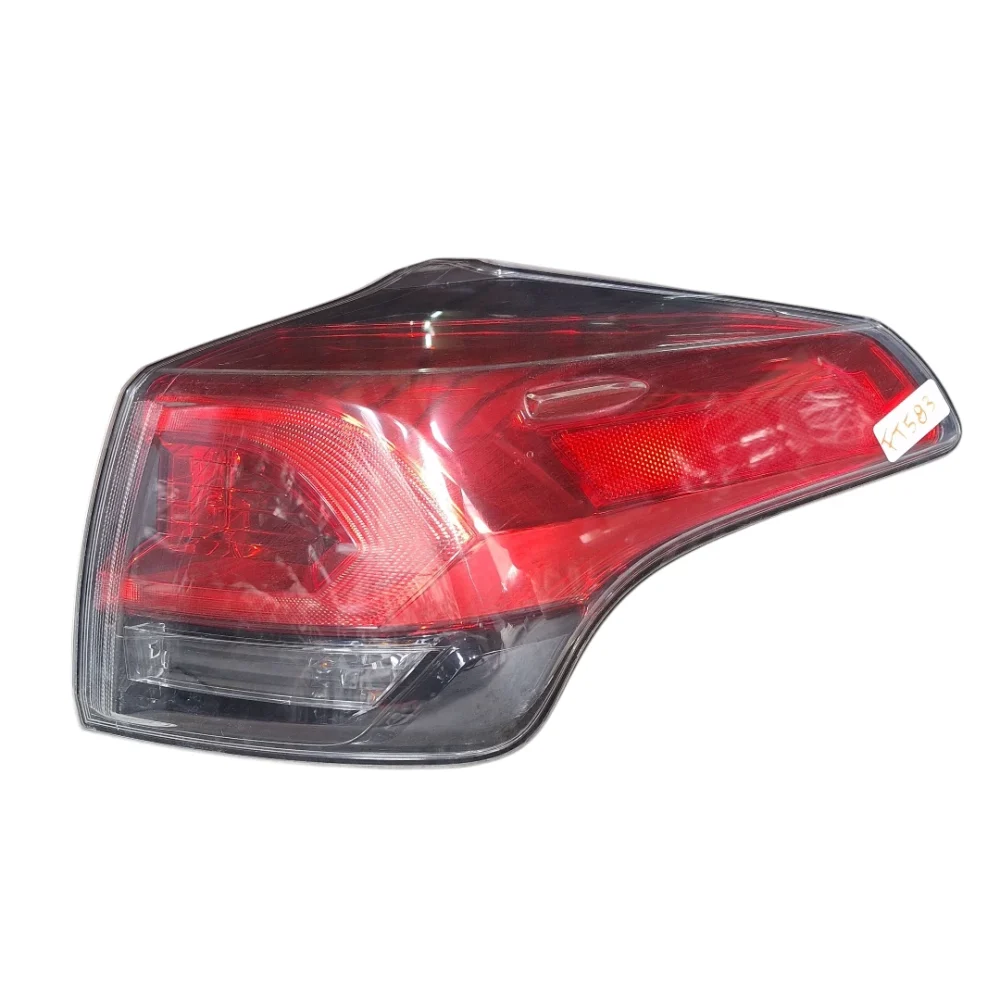 FOCO TRASERO DERECHO TOYOTA RAV4 CARROCERIA 2016/2018