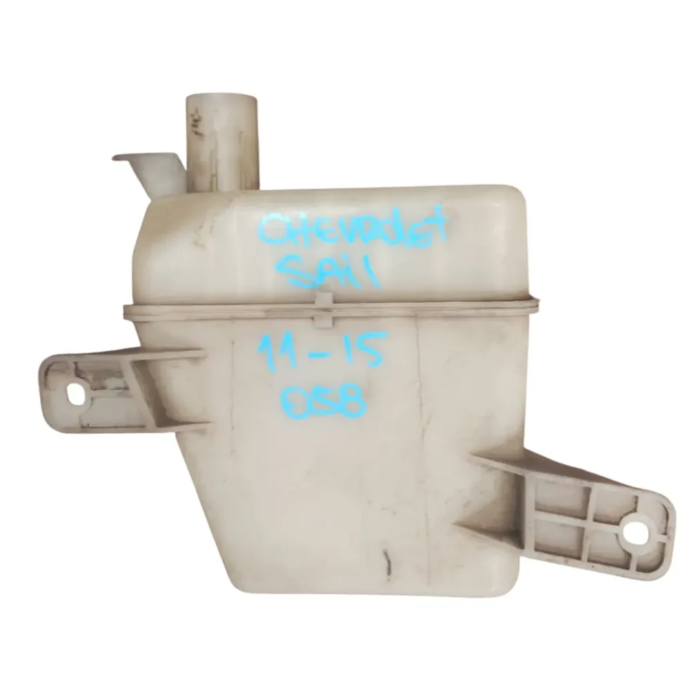 DEPOSITO LIMPIA PARABRISAS CHEVROLET SAIL 2011/2015