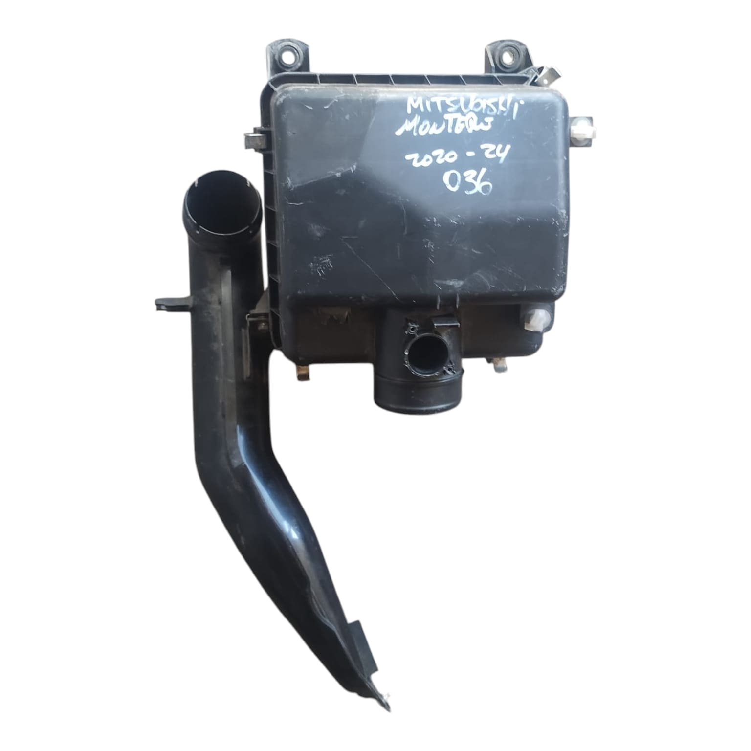 PORTAFILTRO MITSUBISHI MONTERO 2020/2024