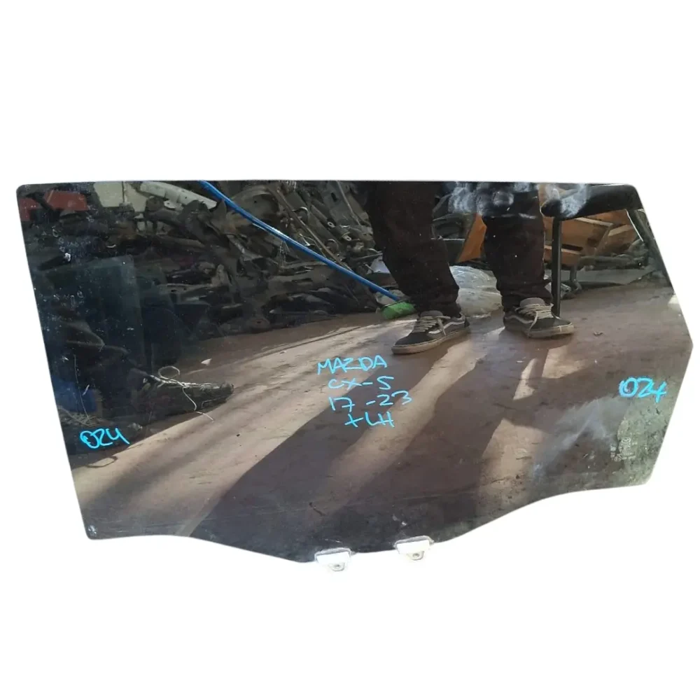 VIDRIO TRASERO IZQUIERDO MAZDA CX5 2017 AL 2023