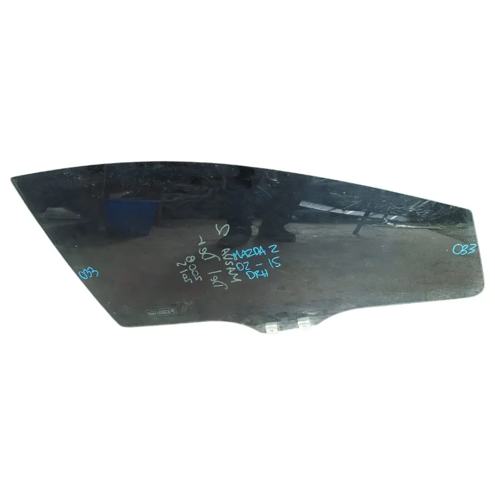 VIDRIO DELANTERO DERECHO MAZDA 2 2009 AL 2016