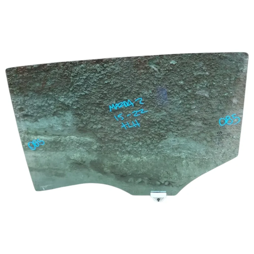 VIDRIO TRASERO IZQUIERDO MAZDA 2 2015 AL 2022