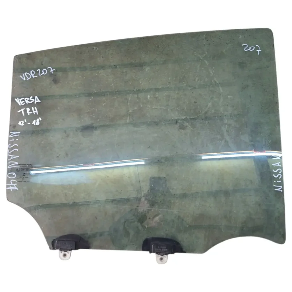 VIDRIO TRASERO DERECHO NISSAN VERSA 2012 AL 2019