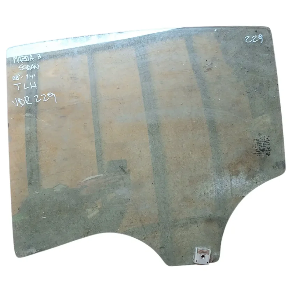 VIDRIO TRASERO IZQUIERDO MAZDA 3 2G SEDÁN 2009 AL 2014