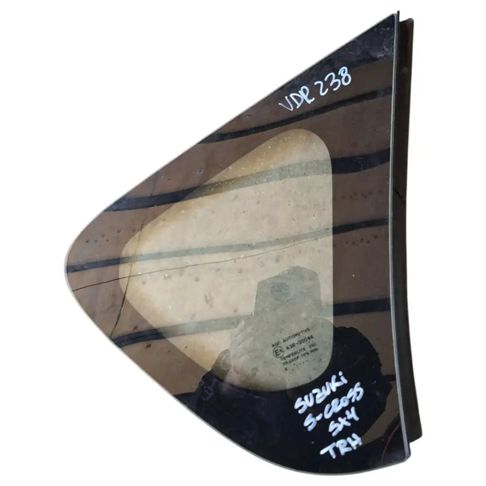 VIDRIO LUNETA TRASERO DERECHO SUZUKI SCROSS 2013 EN ADELANTE