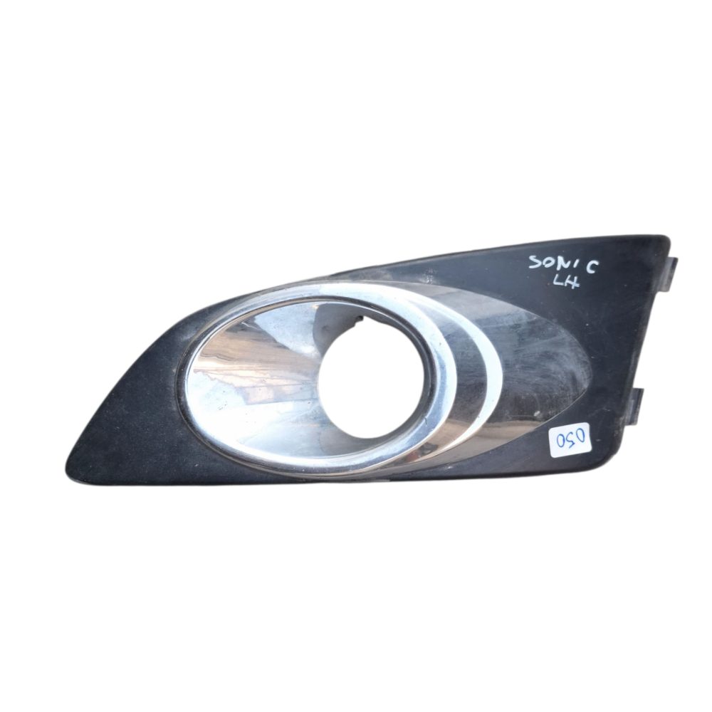 BISEL NEBLINERO IZQUIERDO CHEVROLET SONIC 2011/2016