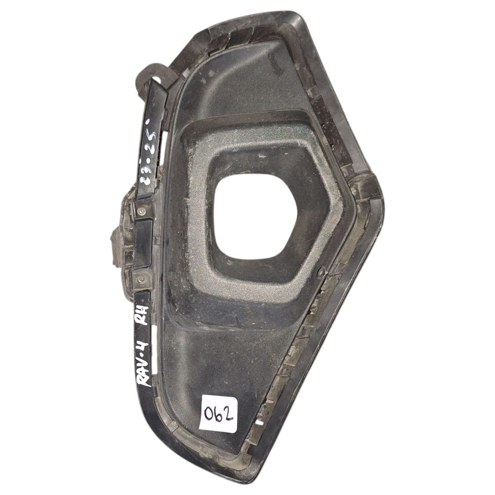 BISEL NEBLINERO DERECHO TOYOTA RAV 4 2023/2025