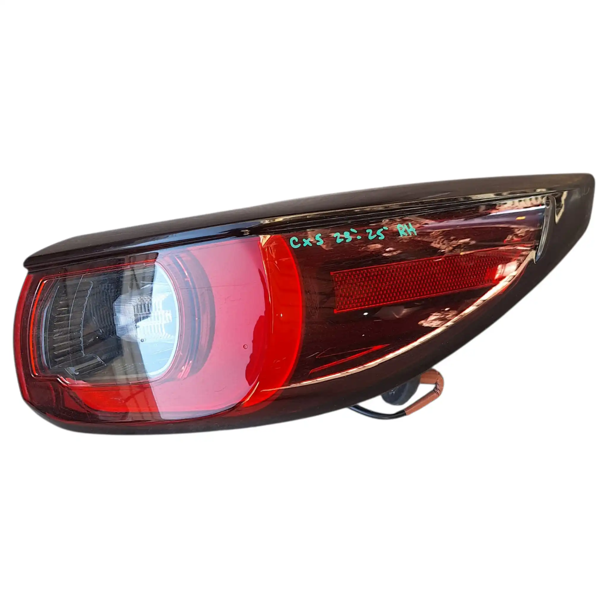 FOCO TRASERO DERECHO MAZDA CX5 2023/2025 CARROCERIA