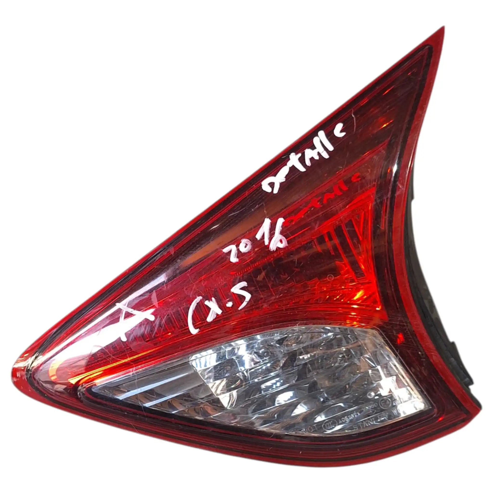 FOCO TRASERO DERECHO MAZDA CX5 2016 PORTALON DETALLE